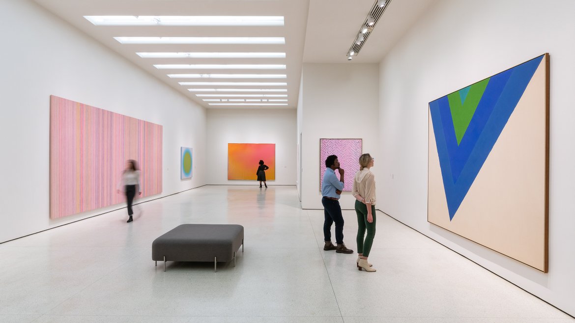 People view the Fullness of Color: 1960s Painting at the Solomon R. Guggenheim Museum. Photo: David Heald